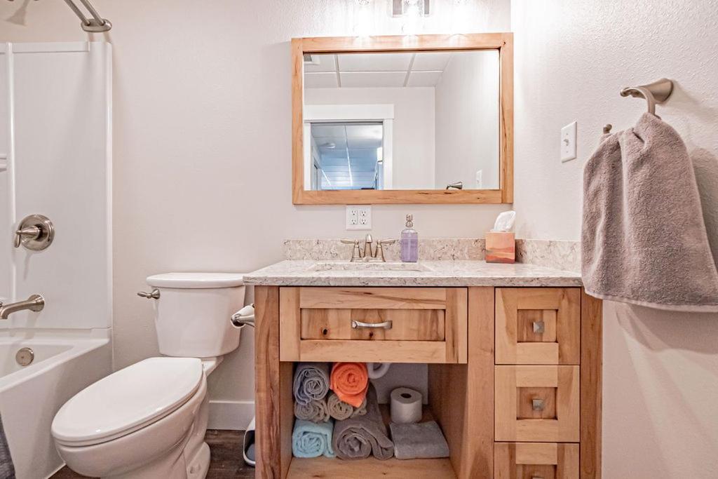 Comfy Corral Apartment Поукателоу Екстериор снимка