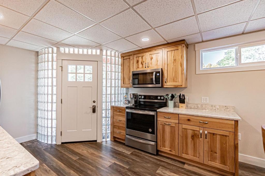 Comfy Corral Apartment Поукателоу Екстериор снимка